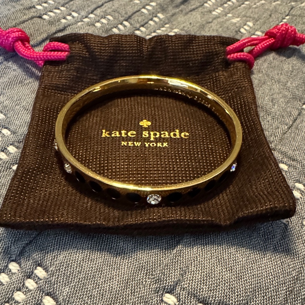 NWT Kate Spade Gold Bangle Bracelet w/ Black Spades - Picture 1 of 4